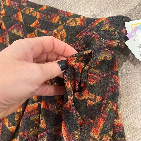 NWT Lularoe Skirt Size 2X A-Line Tribal Southwest geometric black office pockets - Picture 6 of 6